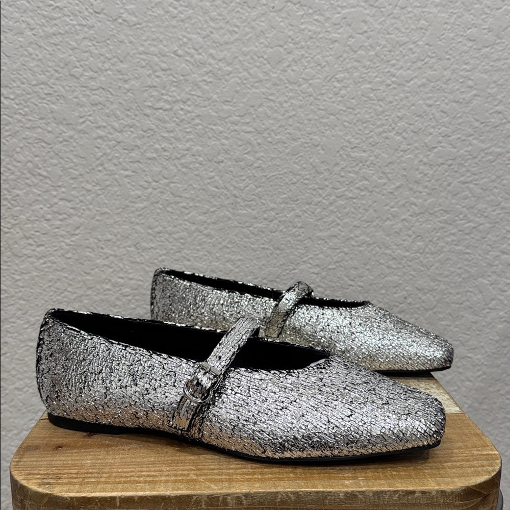 Katy Perry The Evie Silver Metallic Mary Janes Size 9.5 - Picture 2 of 7